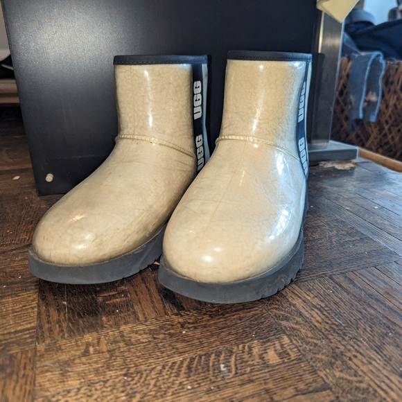 UGG Classic Clear Mini BootsWhite Size 10 NO INSOLE - Picture 3 of 6